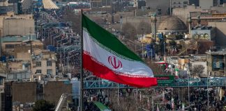 Trump suspende ataques contra Irán por 5 días tras asegurar diálogo, pero Teherán niega conversaciones