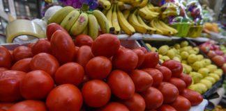 Se dispara inflación a 4.63% en primera quincena de marzo: jitomate y pollo, los más afectados