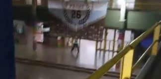 Alumno de 15 años entra con escopeta oculta a escuela en Santa Fe y mata a un estudiante de 13 años Alumno de 15 años entra con escopeta oculta a escuela en Santa Fe y mata a un estudiante de 13 años