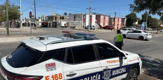Detienen a joven en moto por conducir a exceso de velocidad y agredir a policías tras persecución al norte de Hermosillo