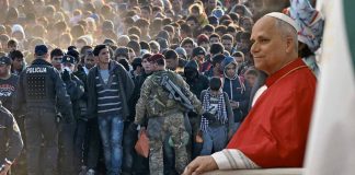 “Son seres humanos”: Papa León XIV pide respeto para migrantes en Europa