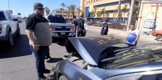 Choque contra patrulla de Policía Municipal termina en carambola en Hermosillo