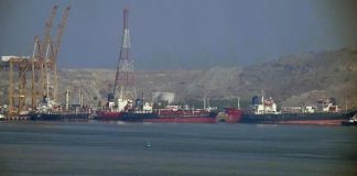 Marina de EEUU inspecciona buque por posible violación al bloqueo contra Irán