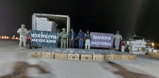 Detienen a dos hombres tras decomiso de casi dos toneladas de cocaína en Sonora durante revisión a tractocamión