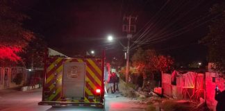 Incendio consume vivienda durante la madrugada en Hermosillo