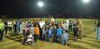 Entrega Javier Lamarque rehabilitado campo de beisbol en La Tinajera, Cajeme