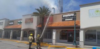 Bomberos controlan incendio en establecimiento de venta de pollo al norte de Hermosillo Bomberos controlan incendio en establecimiento de venta de pollo al norte de Hermosillo