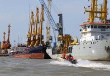 Escala tensión: Estados Unidos impone bloqueo marítimo total a Irán y dice que paralizó su comercio