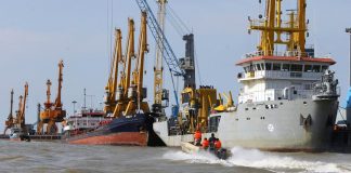 Escala tensión: Estados Unidos impone bloqueo marítimo total a Irán y dice que paralizó su comercio