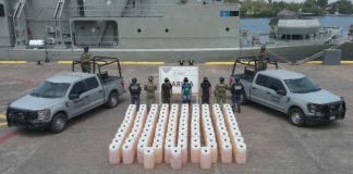 Decomisan 6 mil litros de combustible en costas de Michoacán; hay tres detenidos: Semar