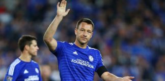 Exfutbolista John Terry desata polémica por apoyar mensaje contra inmigrantes en Reino Unido