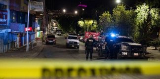 Ataque armado contra guardias de seguridad deja un herido y un fallecido; el agresor escapó en motocicleta