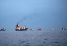 Estados Unidos lanza ataques contra objetivos iraníes en el estrecho de Ormuz