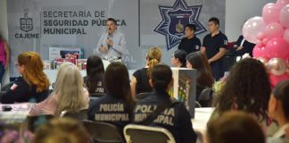 Javier Lamarque reconoce a madres policías y trabajadoras de la SSPM por su labor en Cajeme