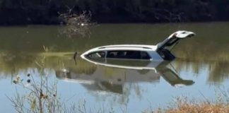 Mujer muere tras caer en camioneta a las aguas del Canal Bajo en el Valle del Yaqui