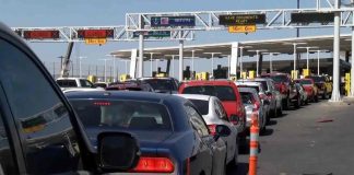 Detienen a mujer estadounidense que intentaba cruzar arsenal oculto en vehículo rumbo a México
