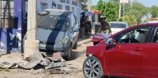 Choque entre dos vehículos deja dos lesionados, incluida una mujer embarazada en Hermosillo Choque entre dos vehículos deja dos lesionados, incluida una mujer embarazada en Hermosillo