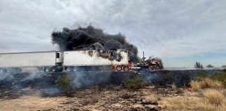 Se incendia caja de tráiler en carretera Hermosillo-Nogales; conductor logra salvarse a tiempo
