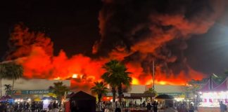 Incendio en Feria Tabasco deja cinco muertos; investigan posible corto circuito