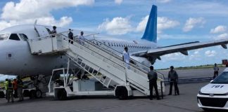 Deporta EEUU a 76 cubanos en vuelo hacia La Habana en medio de acuerdos migratorios vigentes