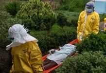 Atacan a equipo que enterraba víctimas de ébola y obligan a abandonar un cadáver en el Congo