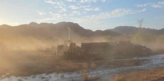 Vuelca pipa doble remolque con miles de litros de diésel en carretera Guaymas-Hermosillo