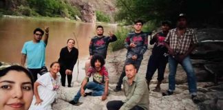 Piden rescate 8 personas varadas en la Sierra de Sonora tras lluvias; acusan diferencias políticas por no enviar helicóptero