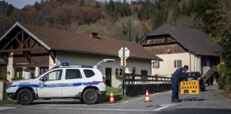 Dos niños de 2 y 4 años mueren dentro de un auto durante una ola de calor con temperaturas extremas en Francia