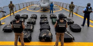 Semar asegura más de 800 kilos de cocaína frente a las costas de Guerrero; hay cinco detenidos