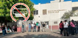 Padres toman Estancia Infantil del ISSSTE en Navojoa; denuncian falta de aire acondicionado y malas condiciones en edificio