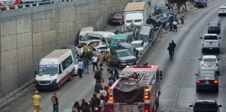 Carambola en Tijuana: tráiler desata choque múltiple con 34 autos y deja 26 heridos