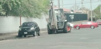 Inician trabajos para reparar fuga de aguas negras que afectaba a vecinos al norte de Hermosillo