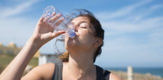 FIFA cambia de decisión: aficionados sí podrán ingresar agua a los estadios del Mundial 2026
