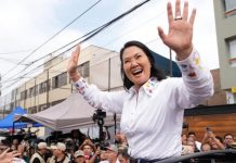 Keiko Fujimori se perfila como presidenta de Perú tras una de las elecciones más cerradas de su historia