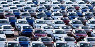 Desmantelan red que robaba autos en aeropuertos de EU para enviarlos a México para su venta a los cárteles