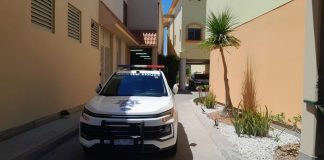 Atacan a joven con arma blanca en cuarto de motel al norte de Hermosillo: se negó a presentar a sus ‘amigas’ a otros 3 hombres Atacan a joven con arma blanca en cuarto de motel al norte de Hermosillo: se negó a presentar a sus 'amigas' a otros 3 hombres