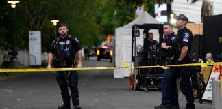 Migrante mexicano entre las víctimas mortales de tiroteo en Seattle; policía busca a sospechoso