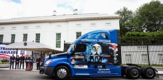 Trump lanza plan para reemplazar a camioneros migrantes por veteranos del Ejército en Estados Unidos