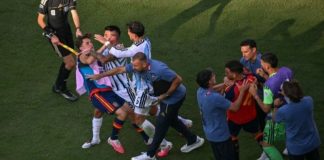 FIFA abre investigación por agresiones de jugadores de Argentina tras final del Mundial 2026 FIFA abre investigación por agresiones de jugadores de Argentina tras final del Mundial 2026