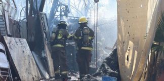 Fuerte incendio en taller mecánico deja solo daños materiales al sur de Hermosillo Fuerte incendio en taller mecánico deja solo daños materiales al sur de Hermosillo