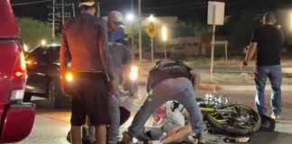 Motociclista resulta gravemente lesionado tras choque contra una pick up en Hermosillo Motociclista resulta gravemente lesionado tras choque contra una pick up en Hermosillo