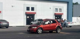 Vuelca automóvil por exceso de velocidad al sur de Hermosillo Vuelca automóvil por exceso de velocidad al sur de Hermosillo