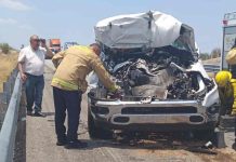 Mujer y niño quedan prensados tras fuerte choque en carretera Hermosillo-Nogales Mujer y niño quedan prensados tras fuerte choque en carretera Hermosillo-Nogales