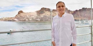 Gobernador Durazo impulsa nuevo hundimiento para ampliar arrecife artificial de San Carlos, Sonora Gobernador Durazo impulsa nuevo hundimiento para ampliar arrecife artificial de San Carlos, Sonora