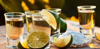 ¡Cuidado con el tequila! Cofepris alerta por lote falsificado y adulterado vendido en línea