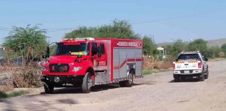 Rescatan a adulto mayor tras caer a canal en Hermosillo