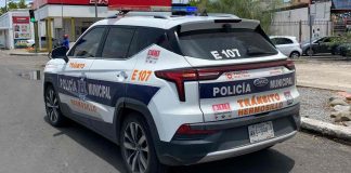 Choque entre dos vehículos deja daños materiales en el Centro de Hermosillo Choque entre dos vehículos deja daños materiales en el Centro de Hermosillo