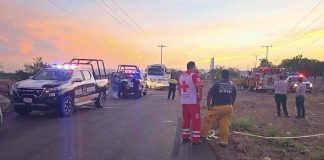 Muere conductor tras choque frontal contra camión de pasajeros en Guaymas