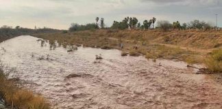 Lluvias devuelven agua al Río San Miguel y atraen a decenas de visitantes en San Pedro El Saucito