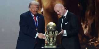 Eurodiputados exigen a FIFA investigar a Infantino por otorgar un “Premio de la Paz” a Trump